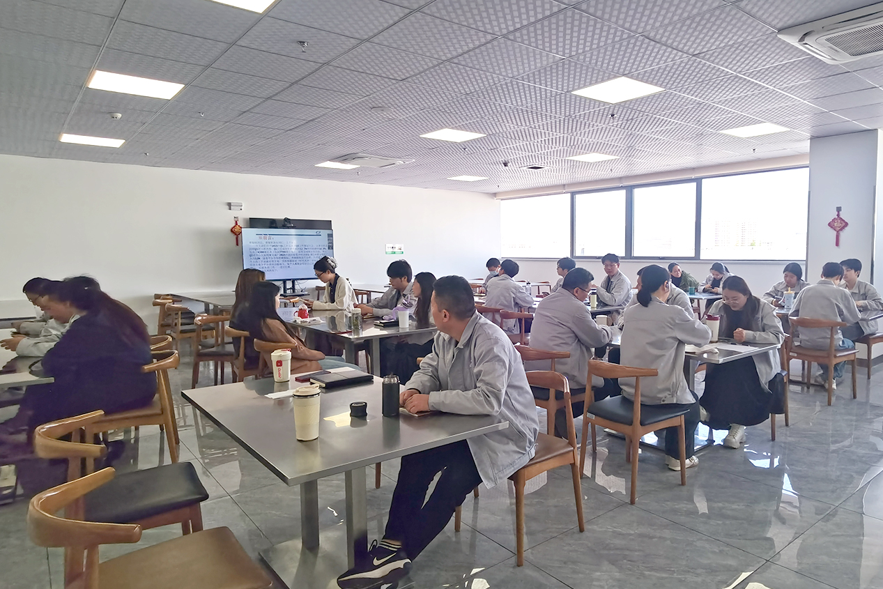 內(nei)頁(yè)3.jpg 內(nei)頁(yè)3.jpg